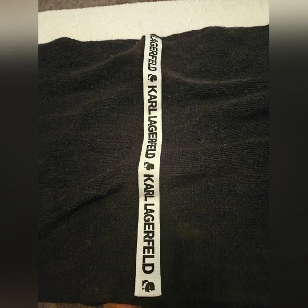 KARL LAGERFELD INFINITY SCARF
